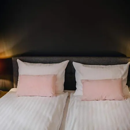 Lägenhet Jbhotels Deluxe 3*